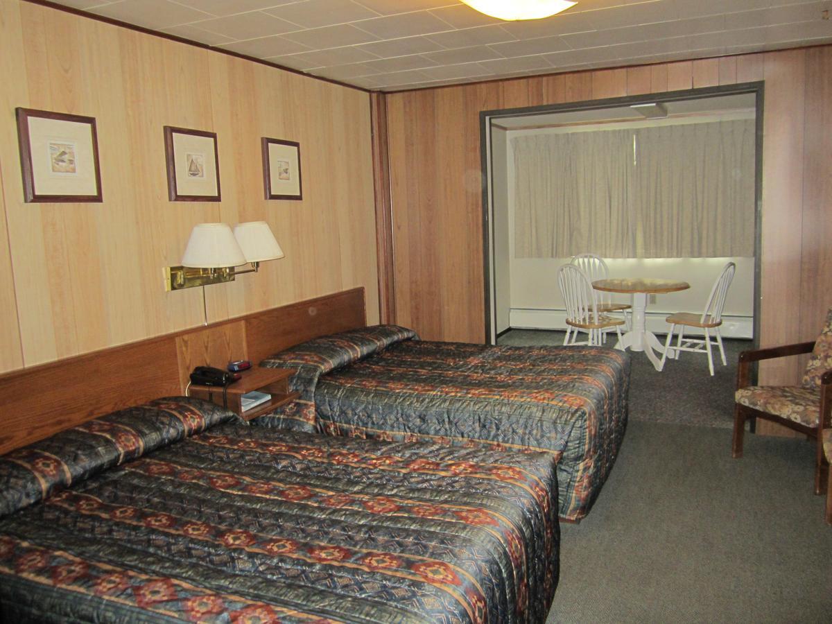 Airport Chalet Whitehorse Buitenkant foto