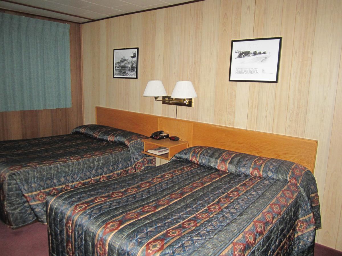 Airport Chalet Whitehorse Buitenkant foto