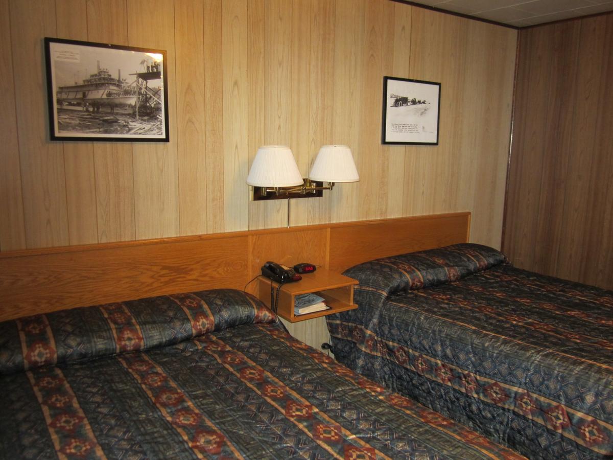 Airport Chalet Whitehorse Buitenkant foto