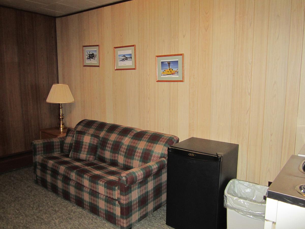Airport Chalet Whitehorse Buitenkant foto