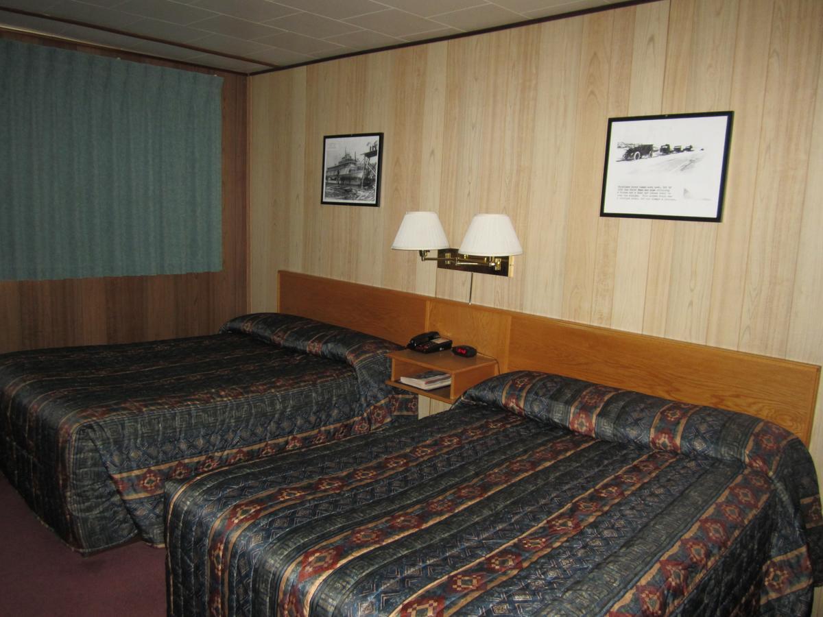 Airport Chalet Whitehorse Buitenkant foto