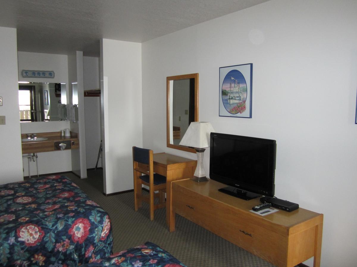 Airport Chalet Whitehorse Buitenkant foto