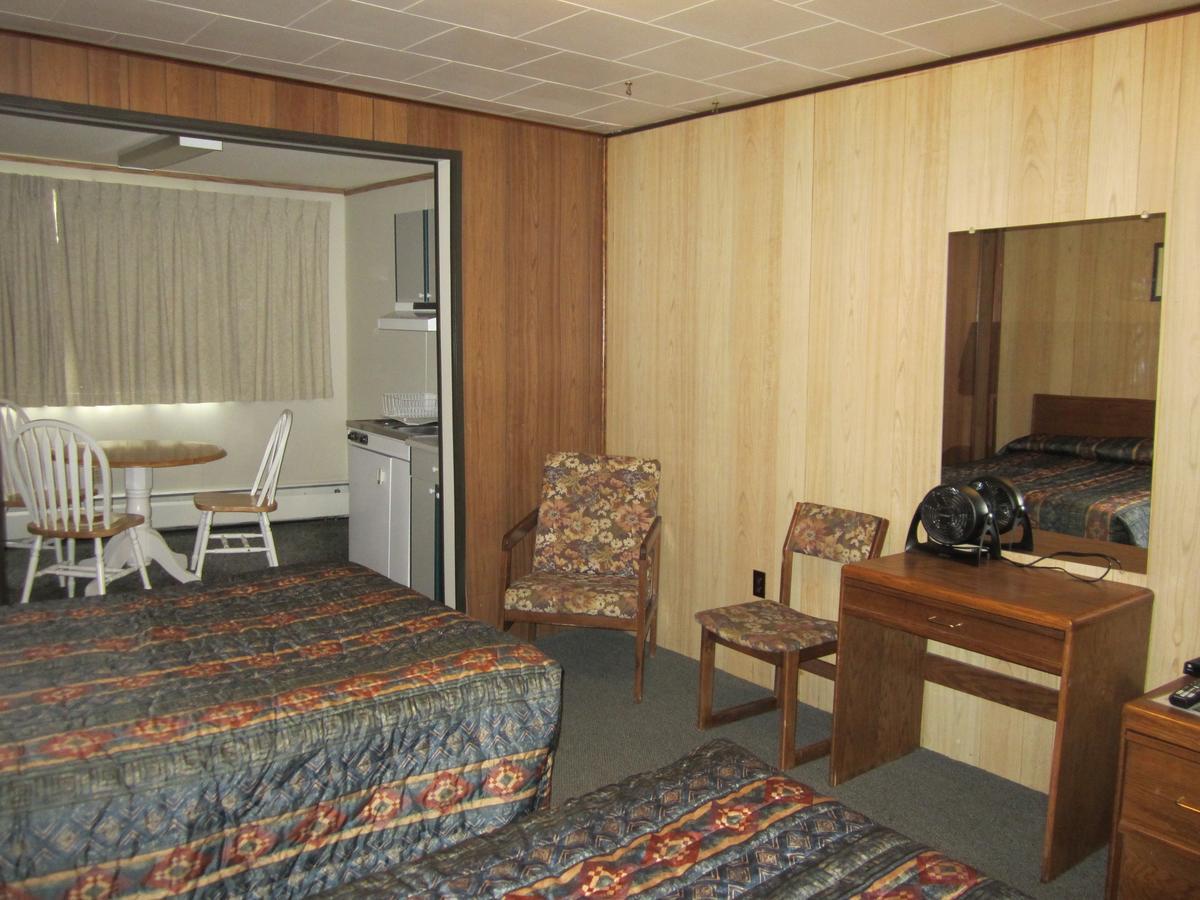Airport Chalet Whitehorse Buitenkant foto